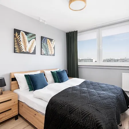 Stylish Near Wroclavia For 4 Guests By Renters Appartamento