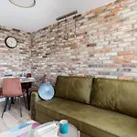 Apartment Stylish Near Wroclavia For 4 Guests By Renters *