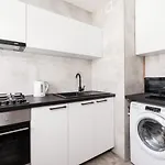 Stylish Near Wroclavia For 4 Guests By Renters Apartment Breslau