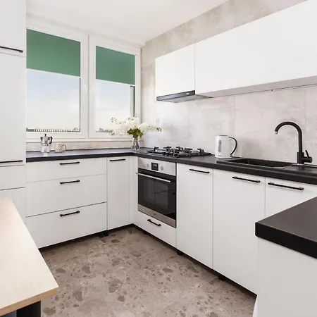 Stylish Near Wroclavia For 4 Guests By Renters شقة فروتسواف