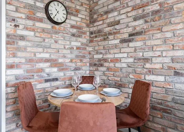 Stylish Near Wroclavia For 4 Guests By Renters